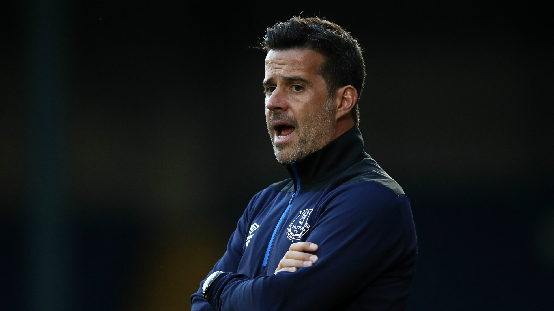 了展示自我 了展示自我